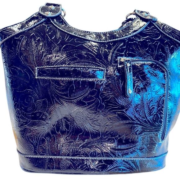 Cowgirl Trendy Black Patent Vinyl Conceal Carry Bag - Picture 4 of 16